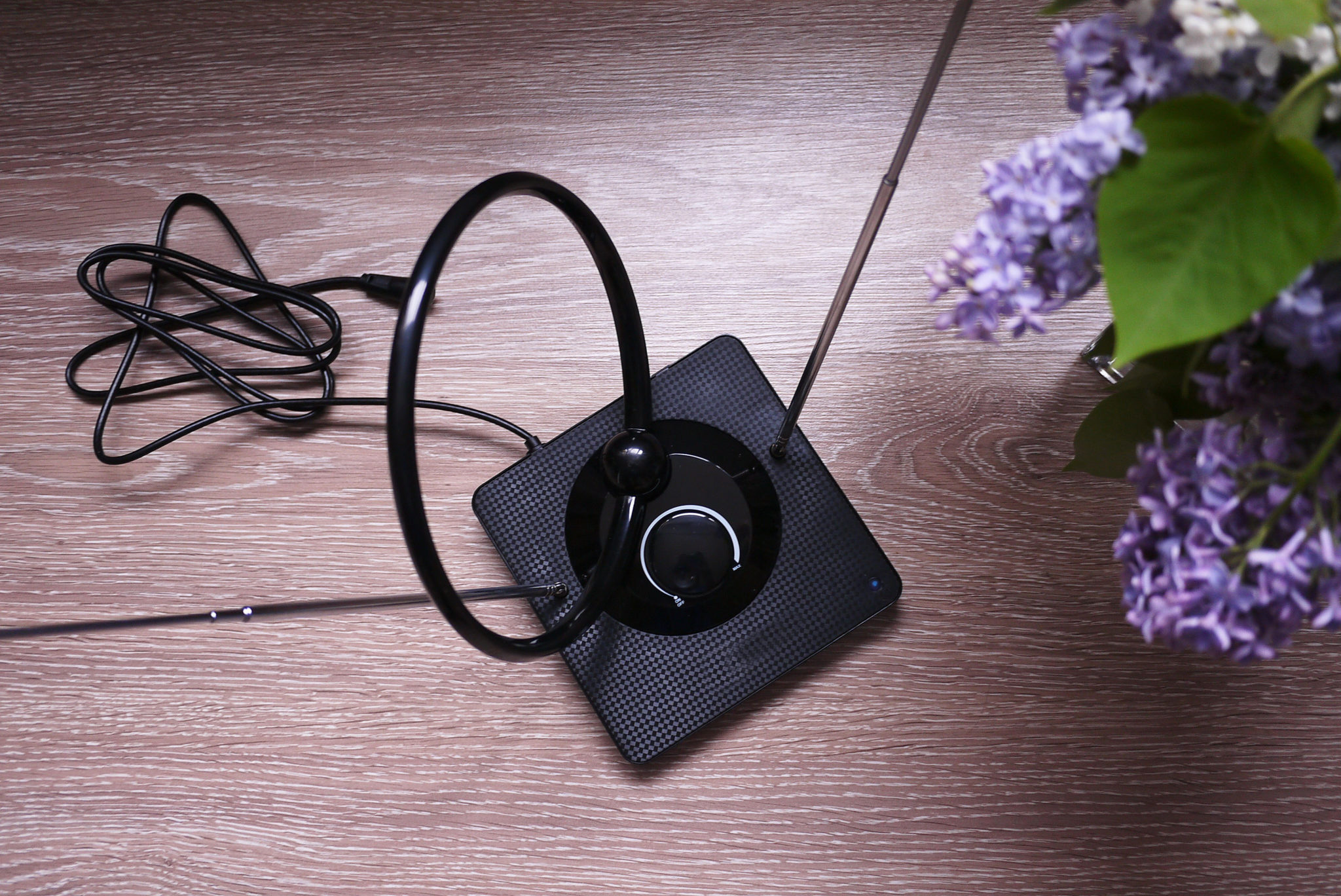 Choosing between indoor and outdoor antennas for free overtheair TV